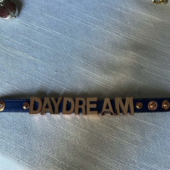 BCBGeneration DAY DREAM affirmation bracelet - Picture 2 of 6